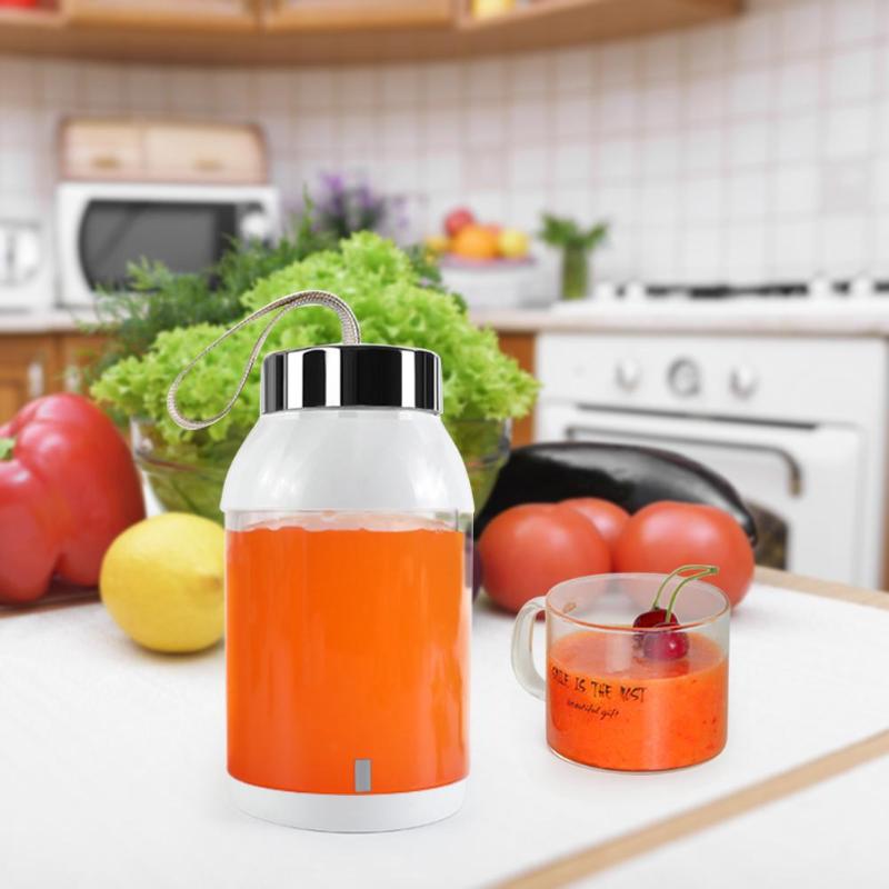 portable mini juicer blender Compact fruit juicer for home and gym use
